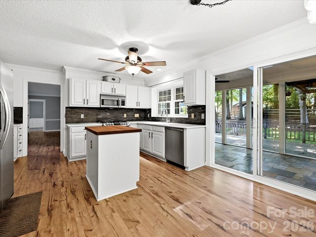 12903 Fallcross Court, Huntersville, NC 28078