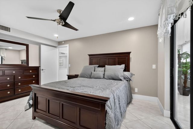 492 Piedmont, Delray Beach, FL 33484