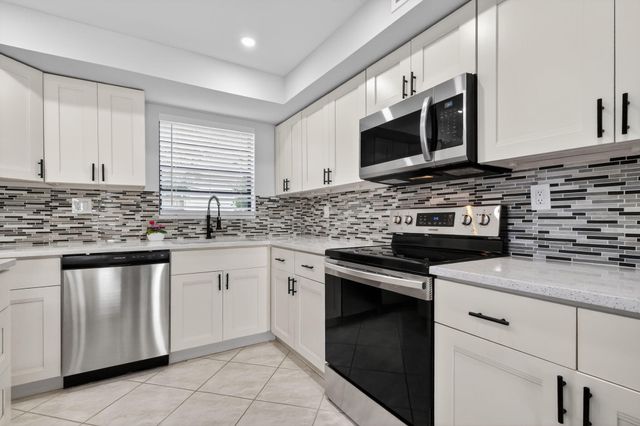 492 Piedmont, Delray Beach, FL 33484