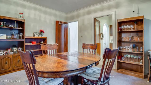 2078 Lakeside Dr, Louisville, KY 40205