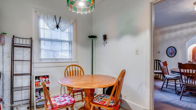 2078 Lakeside Dr, Louisville, KY 40205