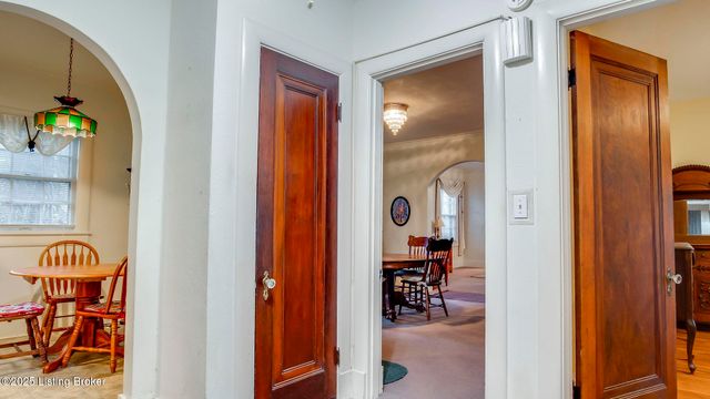 2078 Lakeside Dr, Louisville, KY 40205