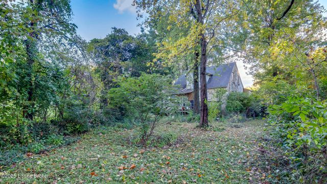 2078 Lakeside Dr, Louisville, KY 40205