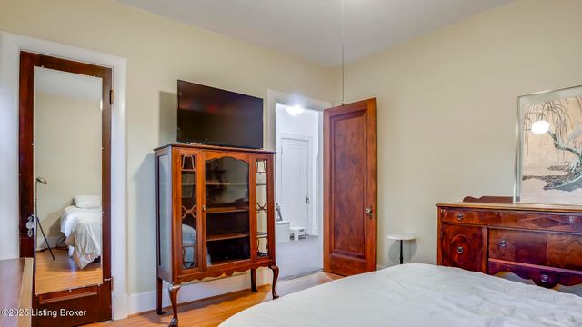 2078 Lakeside Dr, Louisville, KY 40205