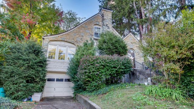 2078 Lakeside Dr, Louisville, KY 40205