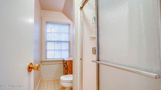 2078 Lakeside Dr, Louisville, KY 40205