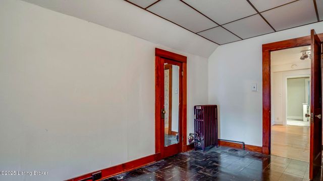 2078 Lakeside Dr, Louisville, KY 40205