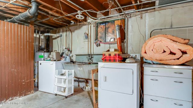 2078 Lakeside Dr, Louisville, KY 40205