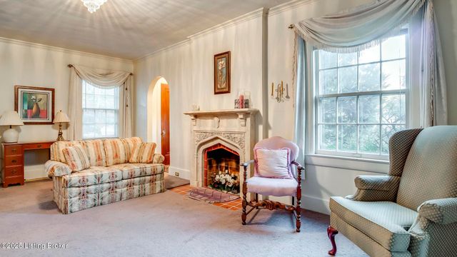 2078 Lakeside Dr, Louisville, KY 40205