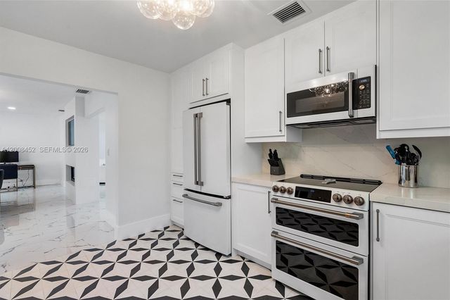 1099 NE 97th St, Miami Shores, FL 33138