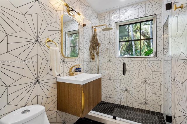 1099 NE 97th St, Miami Shores, FL 33138