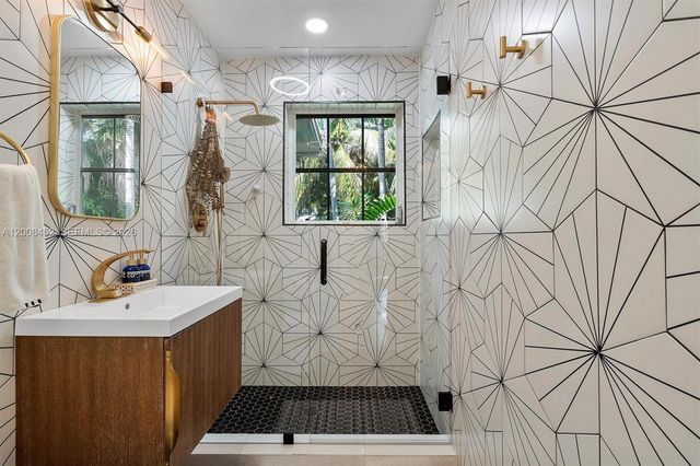 1099 NE 97th St, Miami Shores, FL 33138