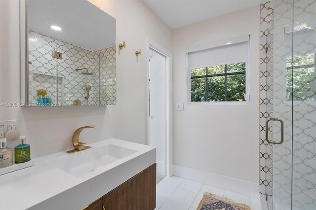 1099 NE 97th St, Miami Shores, FL 33138