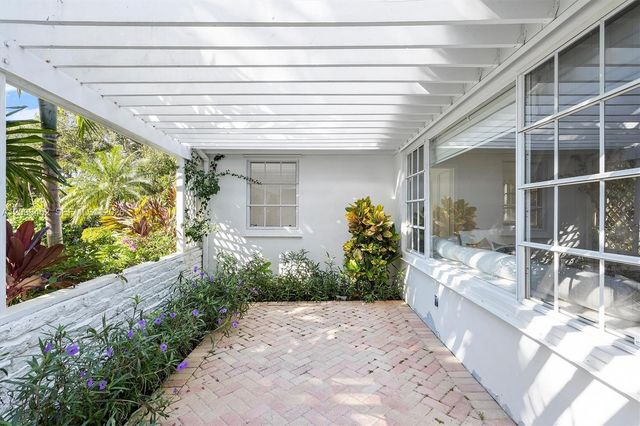 1099 NE 97th St, Miami Shores, FL 33138