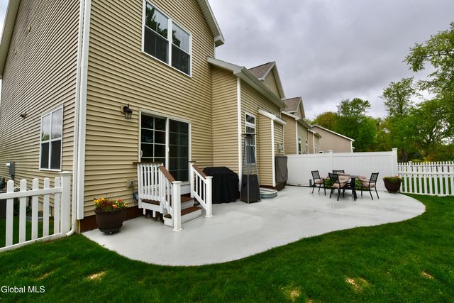 22C Idared Lane, Halfmoon, NY 12065
