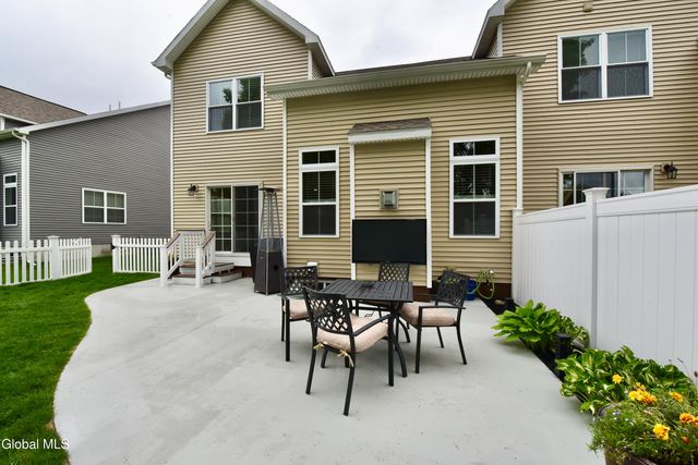 22C Idared Lane, Halfmoon, NY 12065