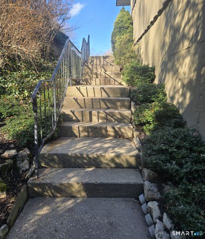 10 Ledgebrook Drive 10, Norwalk, CT 06854