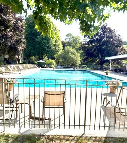 10 Ledgebrook Drive 10, Norwalk, CT 06854