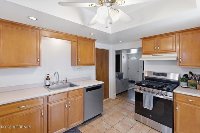 437 Atlantic Street, Keyport, NJ 07735