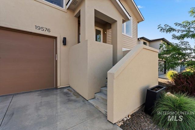 19576 N Mcleod Way, Eagle, ID 83714