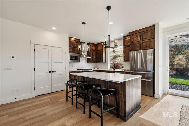 19576 N Mcleod Way, Eagle, ID 83714