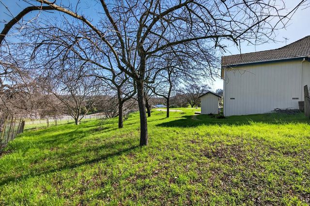 4530 Grazing Hill Rd, Shingle Springs, CA 95682