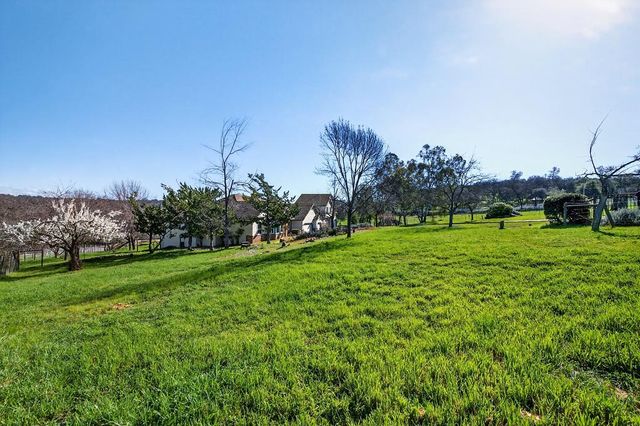 4530 Grazing Hill Rd, Shingle Springs, CA 95682