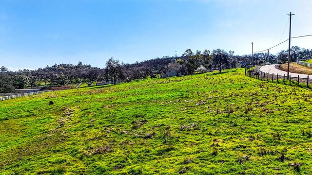 4530 Grazing Hill Rd, Shingle Springs, CA 95682