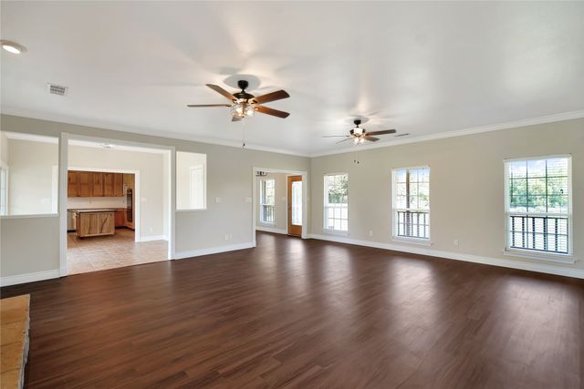 2473 Vz County Road 2621, Wills Point, TX 75169