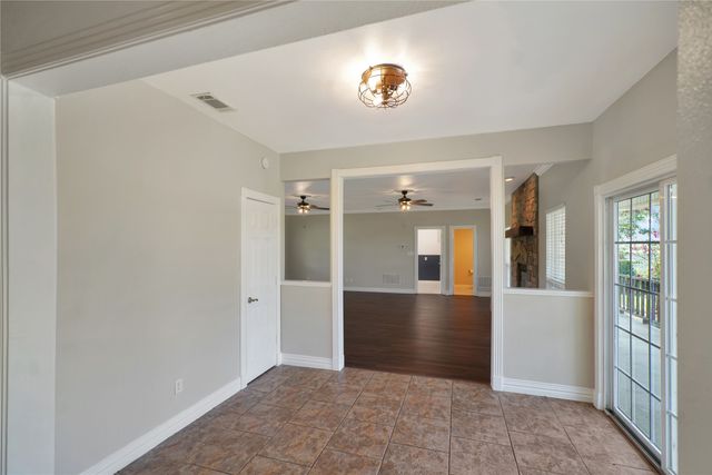 2473 Vz County Road 2621, Wills Point, TX 75169
