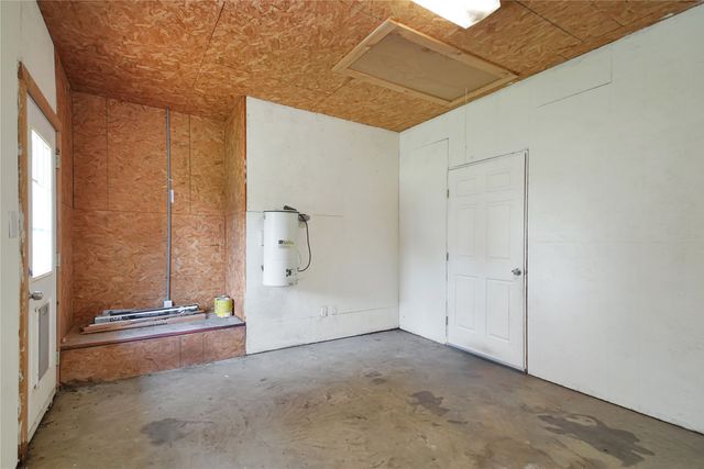 2473 Vz County Road 2621, Wills Point, TX 75169