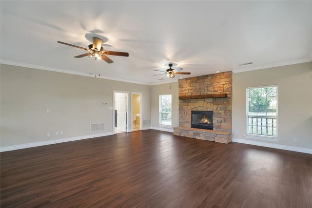 2473 Vz County Road 2621, Wills Point, TX 75169
