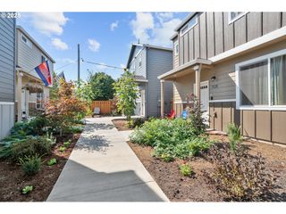 6050 Se 136th Ave, Portland, OR 97236