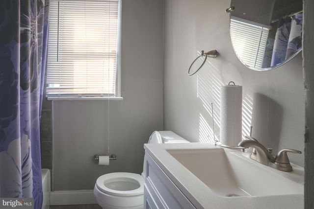 5704 WOODLAND DR, Oxon Hill, MD 20745