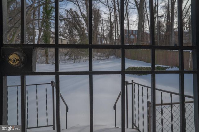 5704 WOODLAND DR, Oxon Hill, MD 20745