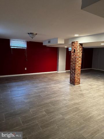 5704 WOODLAND DR, Oxon Hill, MD 20745