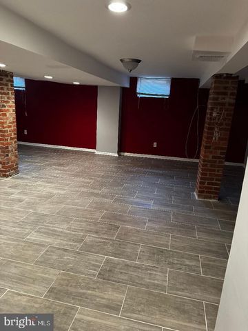 5704 WOODLAND DR, Oxon Hill, MD 20745