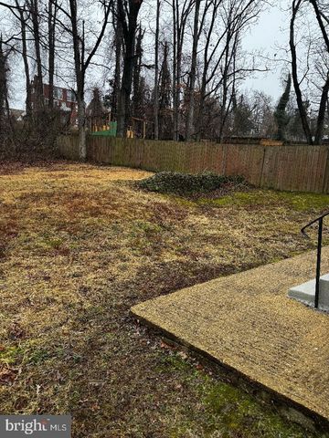 5704 WOODLAND DR, Oxon Hill, MD 20745