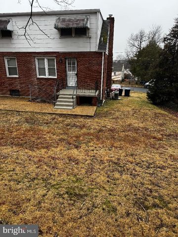 5704 WOODLAND DR, Oxon Hill, MD 20745