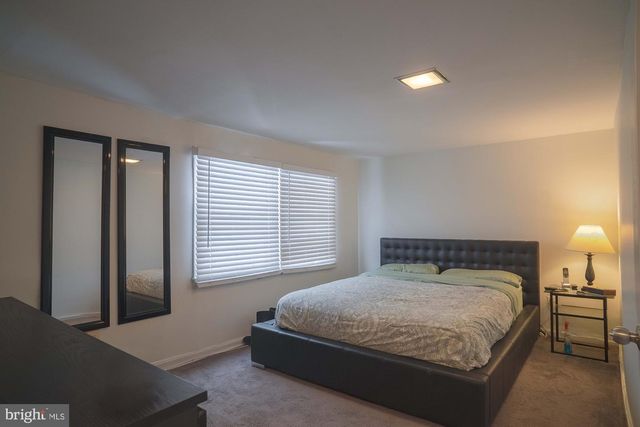 5704 WOODLAND DR, Oxon Hill, MD 20745