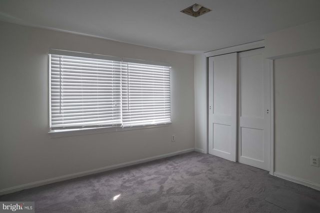 5704 WOODLAND DR, Oxon Hill, MD 20745