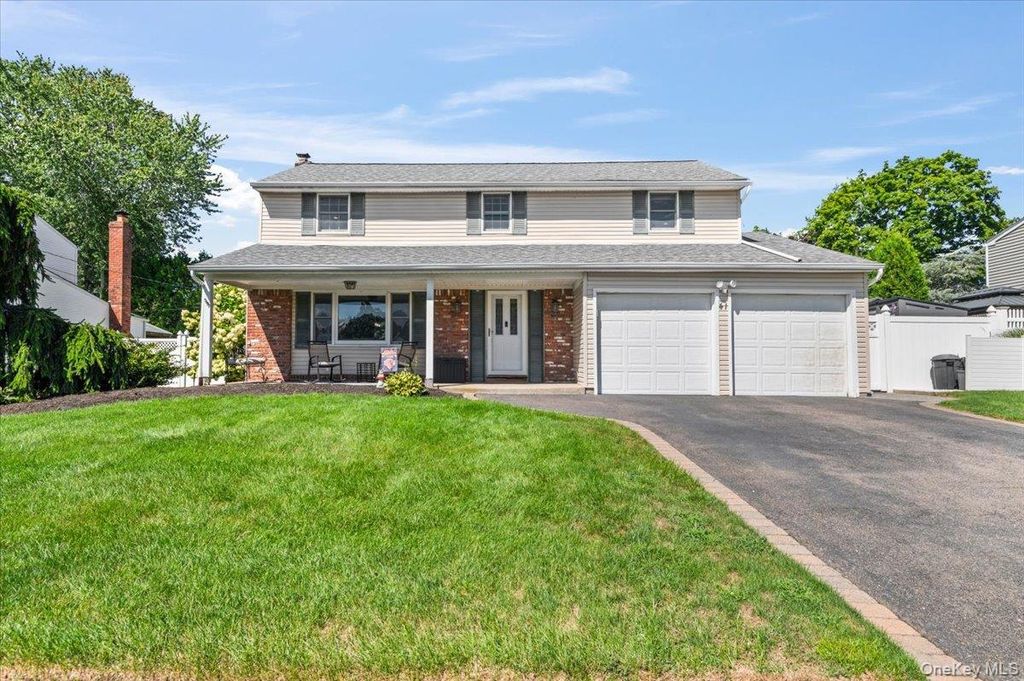 41 Longstreet Drive, Lake Grove, NY 11755 — exterior