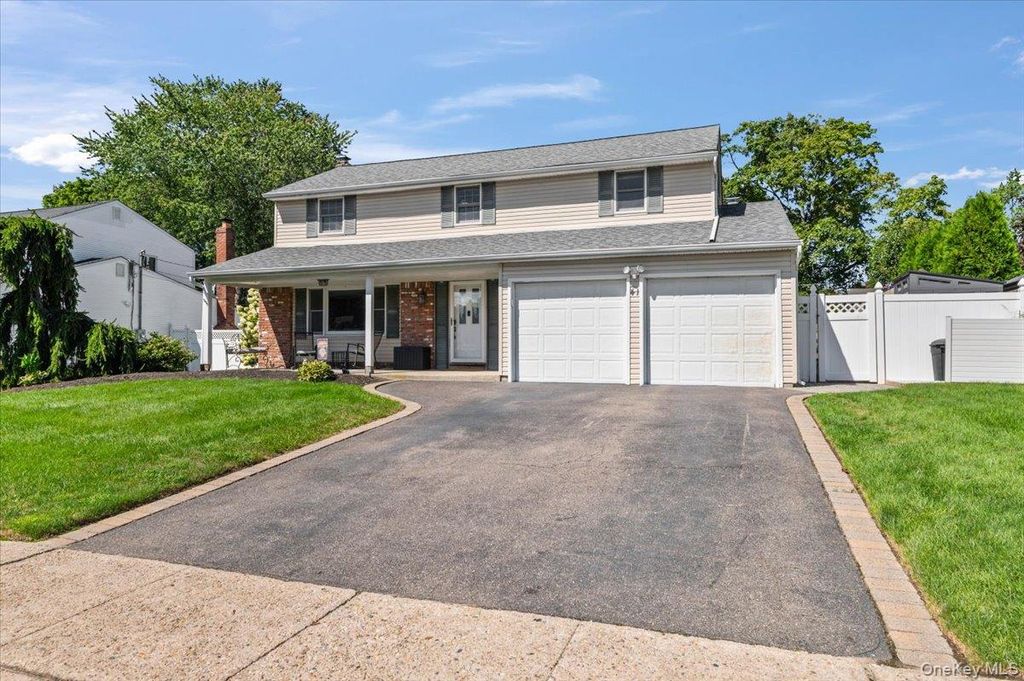 41 Longstreet Drive, Lake Grove, NY 11755 — photo 2