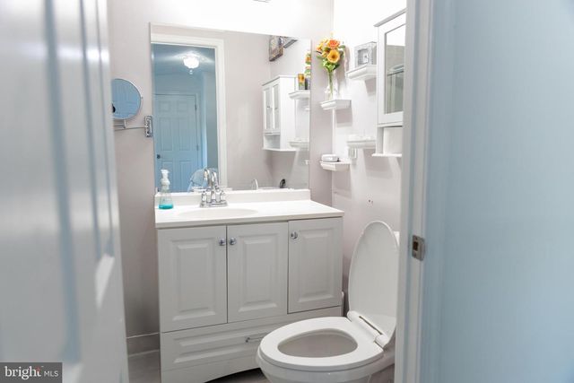 2000 GROVEWOOD, Capitol Heights, MD 20731