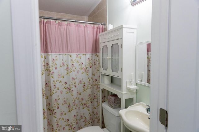 2000 GROVEWOOD, Capitol Heights, MD 20731