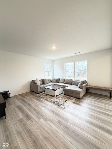 1560 Covington Boulevard, Franklin, IN 46131