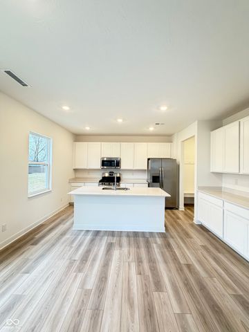 1560 Covington Boulevard, Franklin, IN 46131