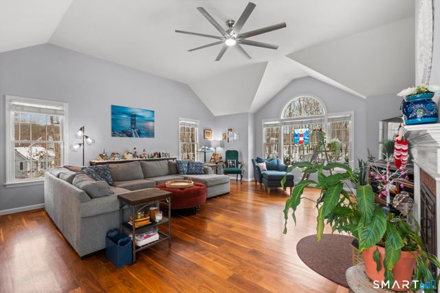 14 Sterling Ridge, Shelton, CT 06484