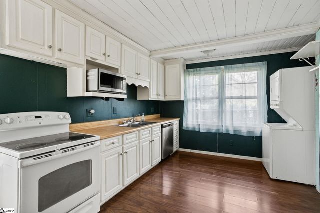 2 Dell Circle, Travelers Rest, SC 29690