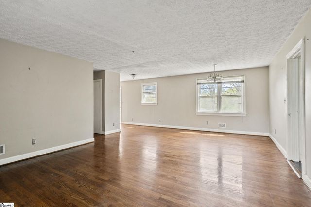 2 Dell Circle, Travelers Rest, SC 29690